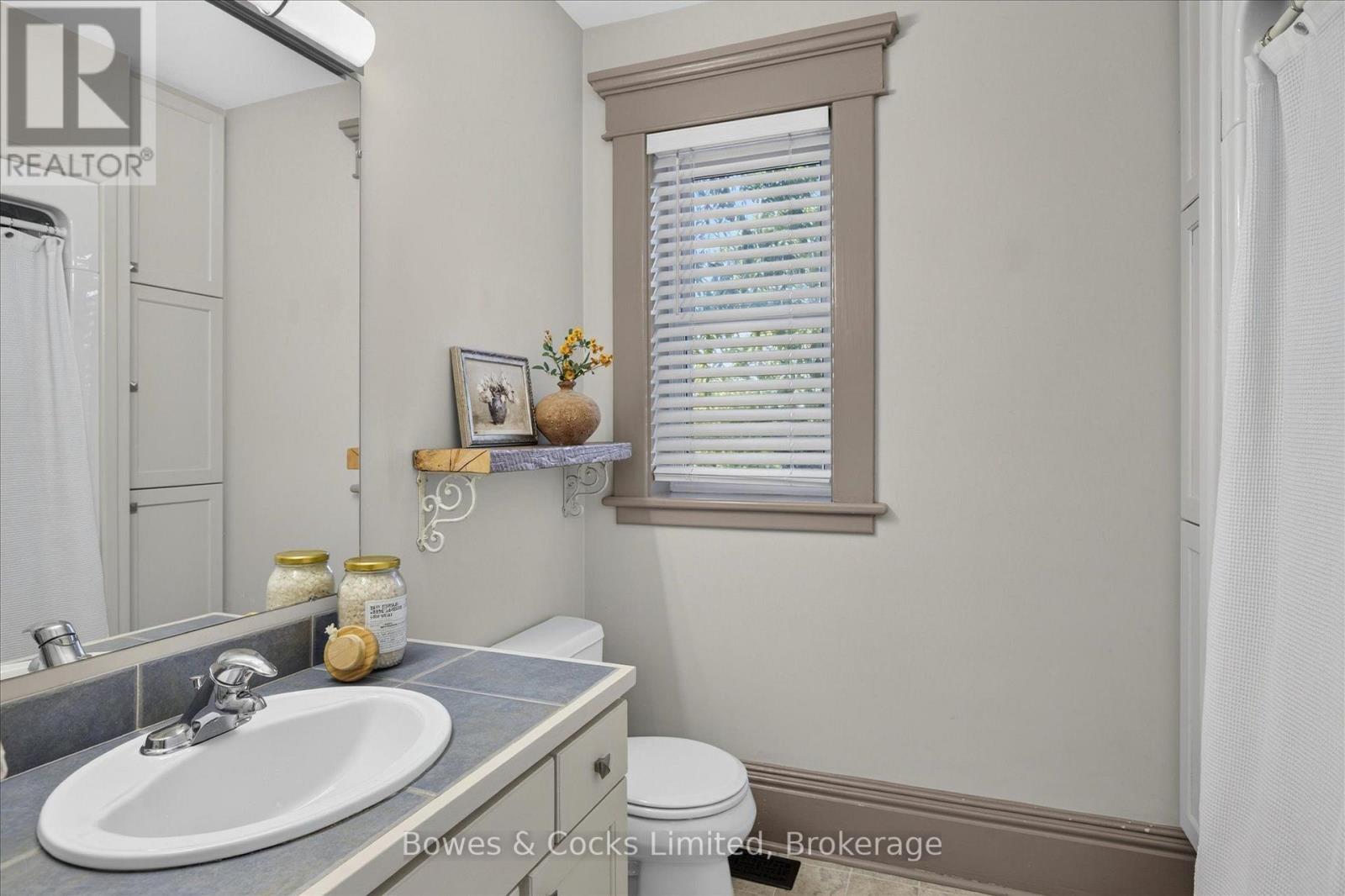 251 ENGLEBURN AVENUE - Image 21