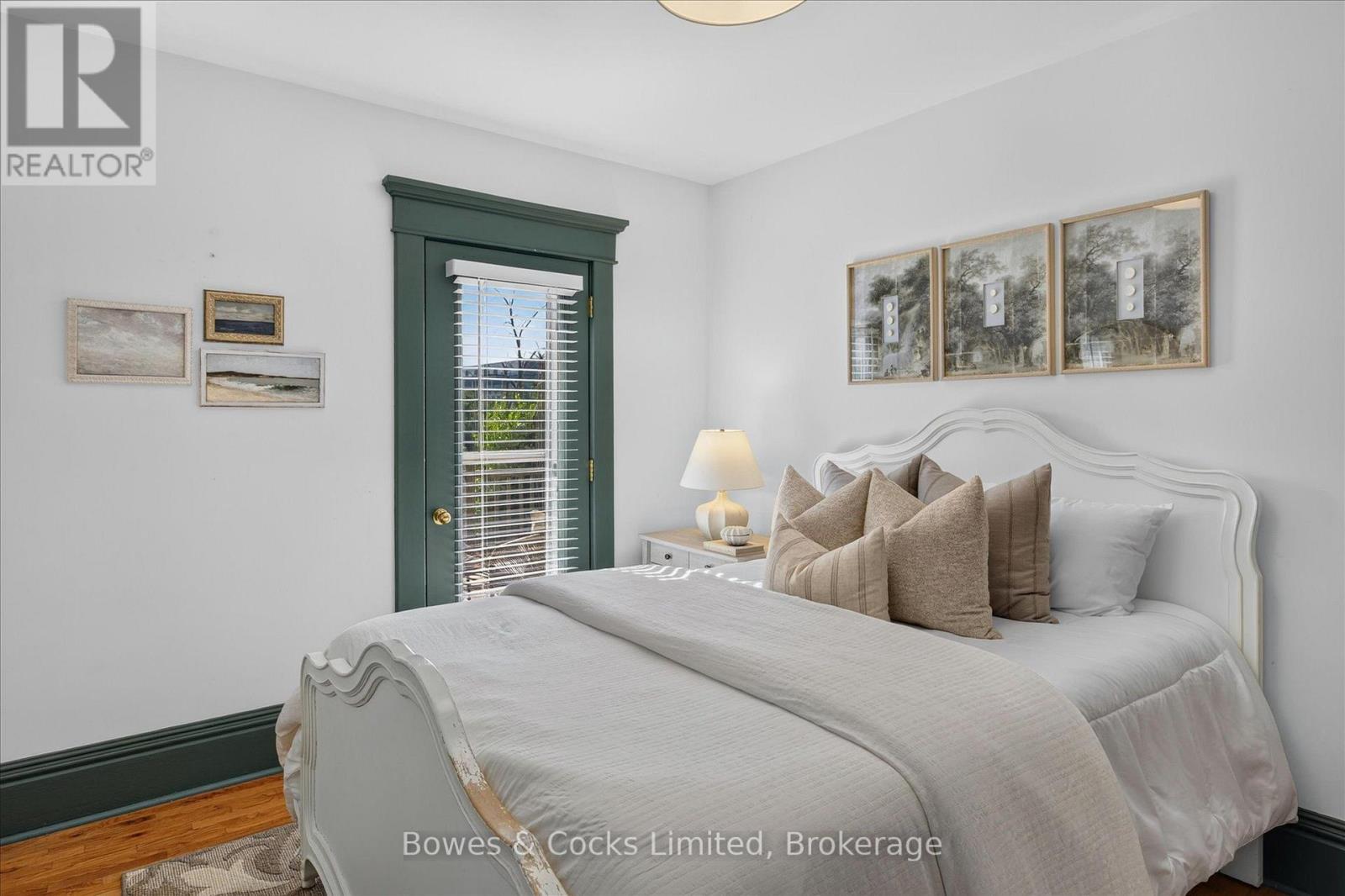 251 ENGLEBURN AVENUE - 22