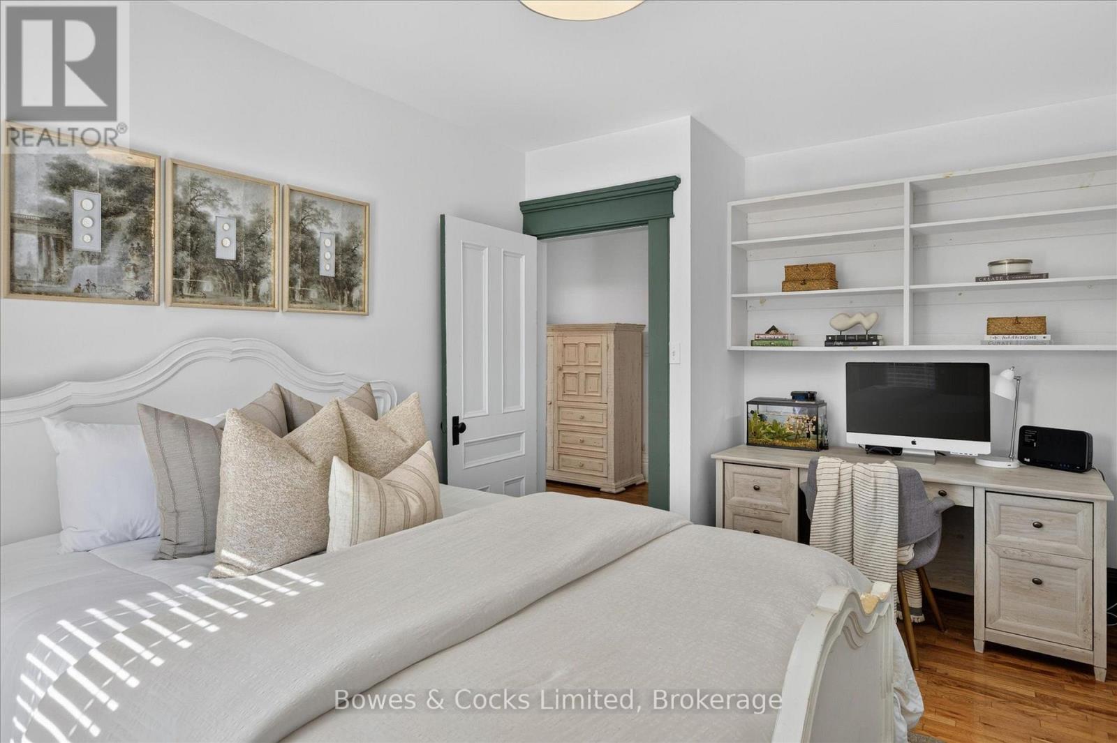 251 ENGLEBURN AVENUE - Image 23