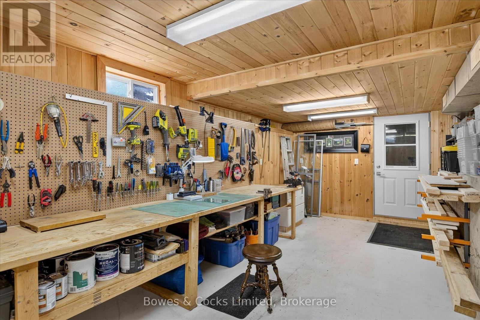 251 ENGLEBURN AVENUE - Image 34