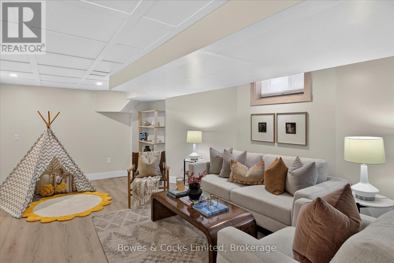 251 ENGLEBURN AVENUE - Image 35