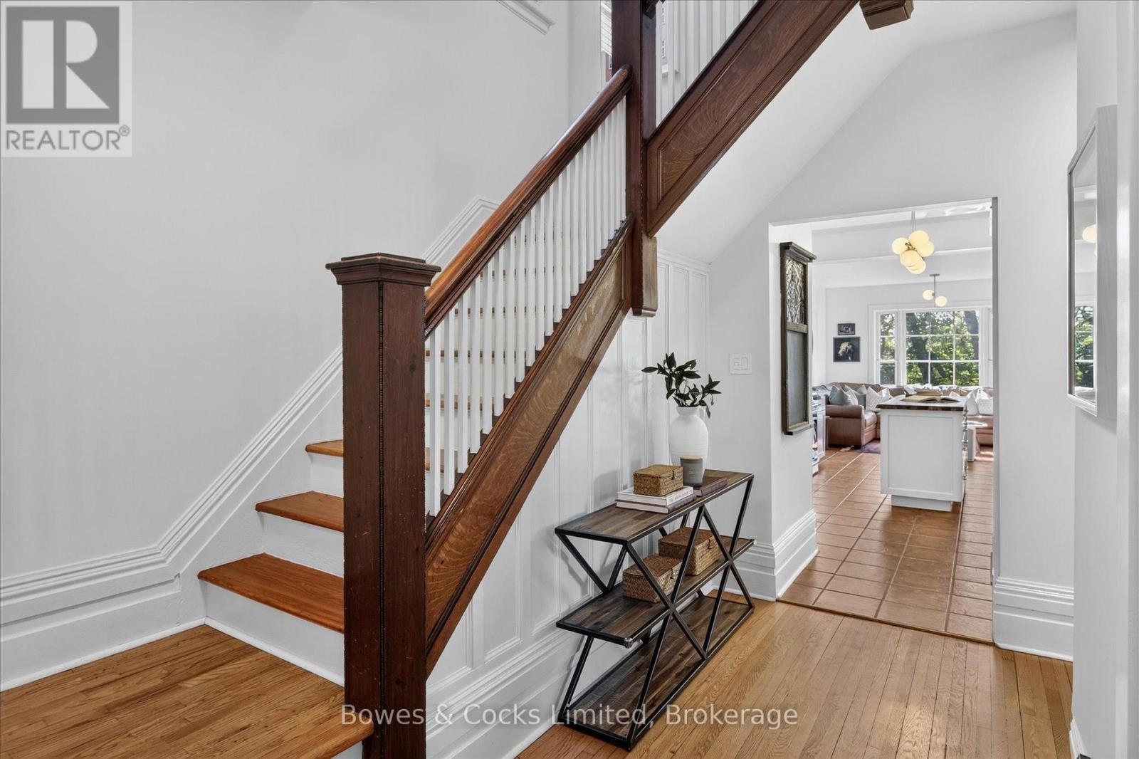 251 ENGLEBURN AVENUE - 5