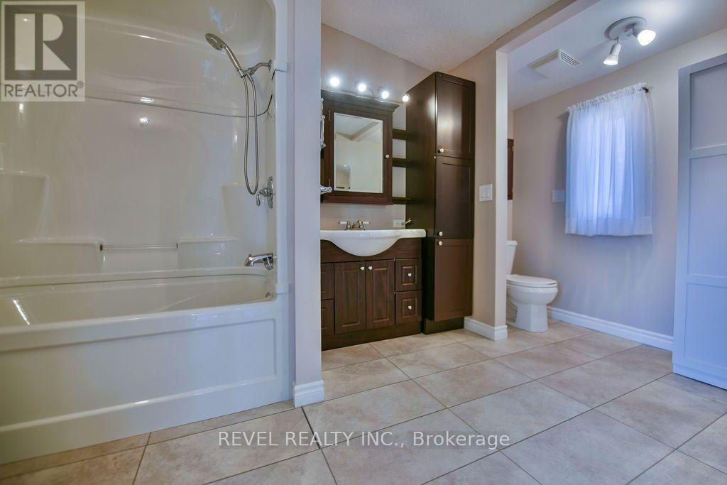 126 REMI CRESCENT - 18