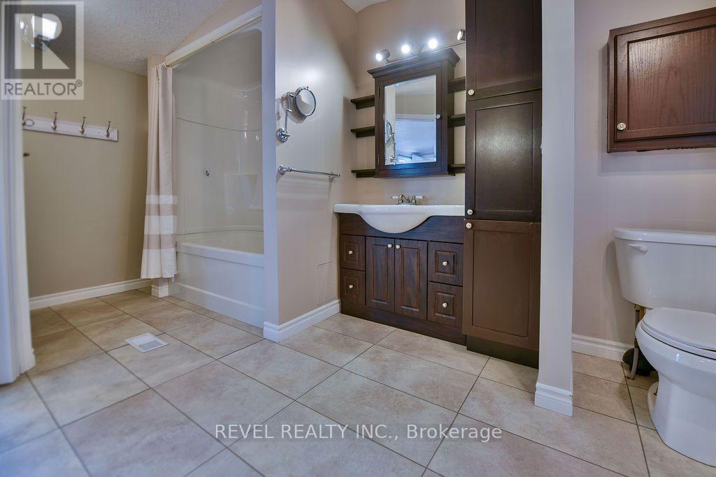 126 REMI CRESCENT - 20