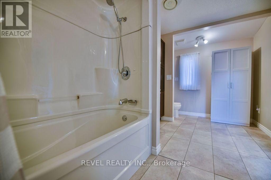 126 REMI CRESCENT - 21