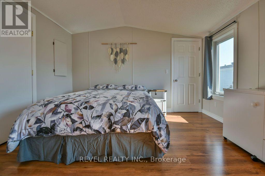 126 REMI CRESCENT - 23