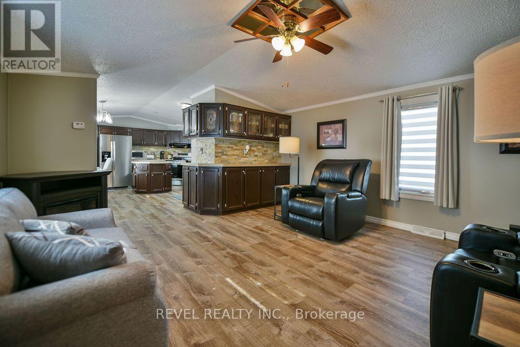 126 REMI CRESCENT - 29