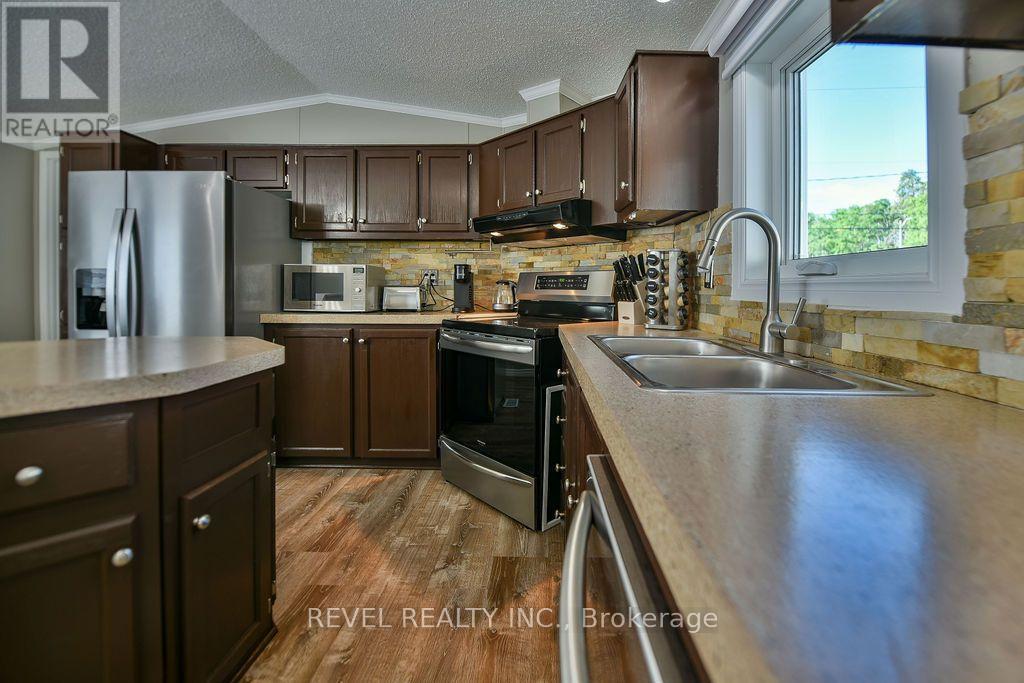 126 REMI CRESCENT - 3