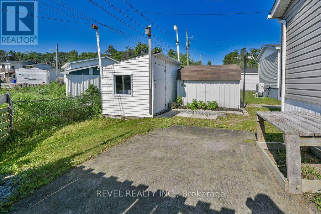 126 REMI CRESCENT - 32