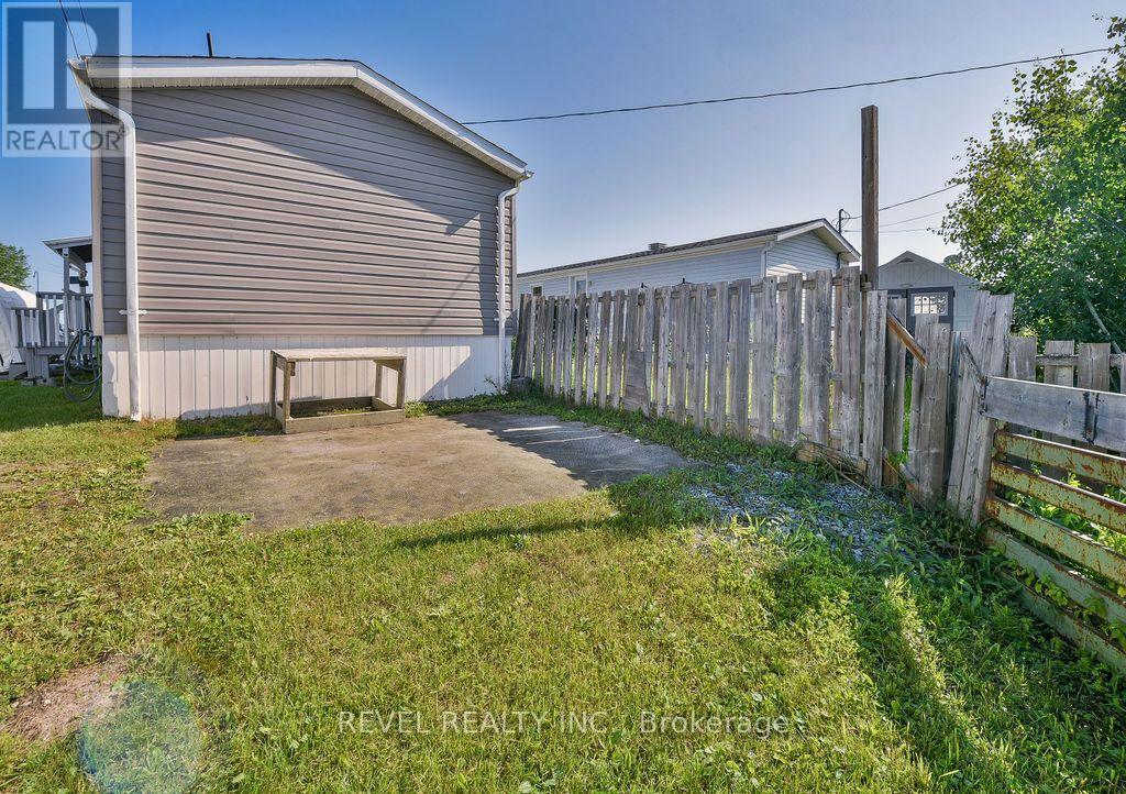 126 REMI CRESCENT - 34