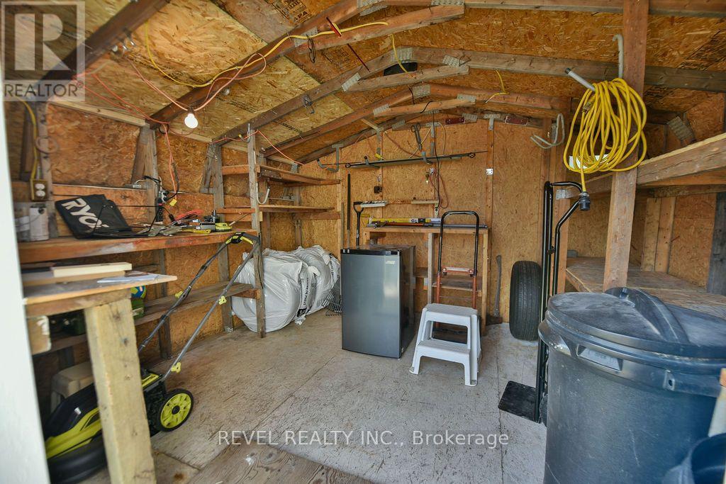 126 REMI CRESCENT - 35