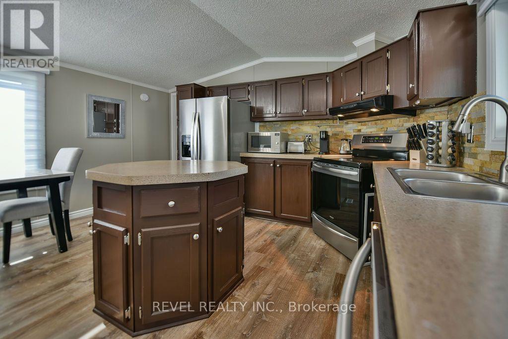 126 REMI CRESCENT - 4