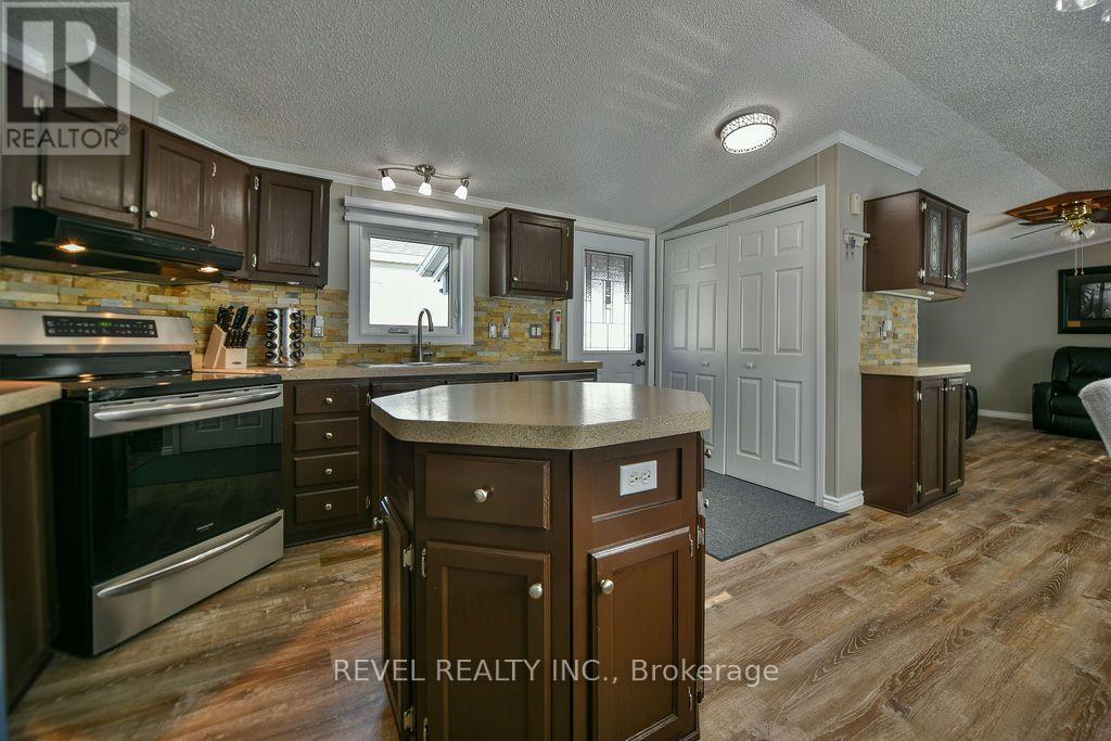 126 REMI CRESCENT - 6