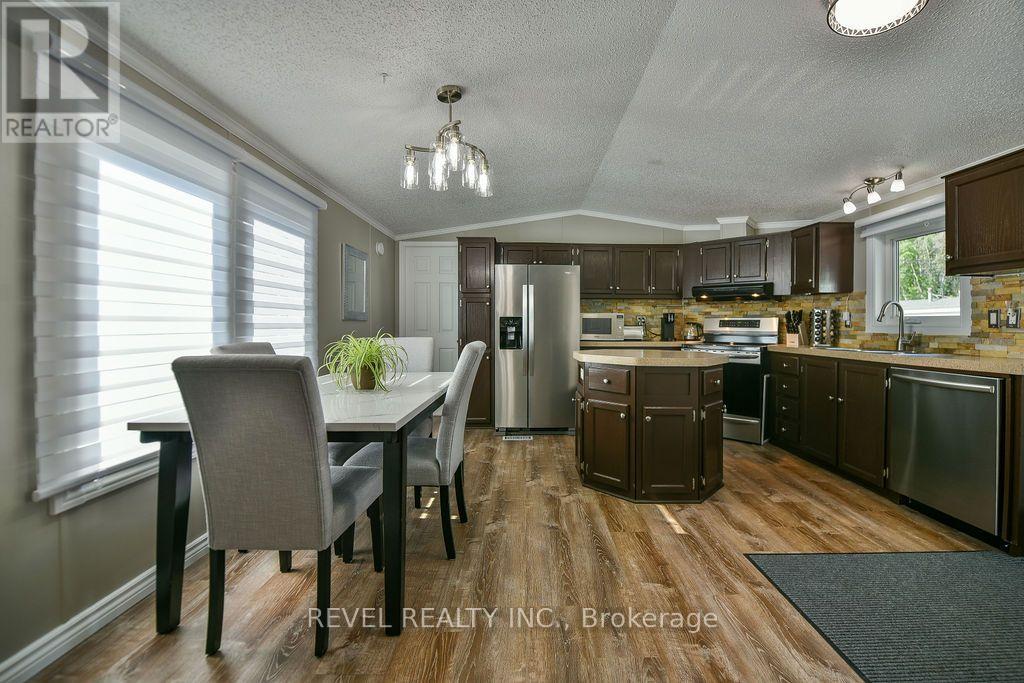 126 REMI CRESCENT - 8