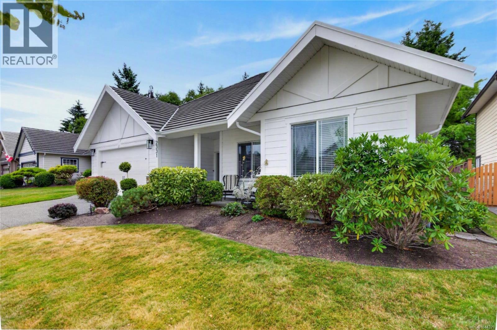 2331 Suffolk Cres - 1