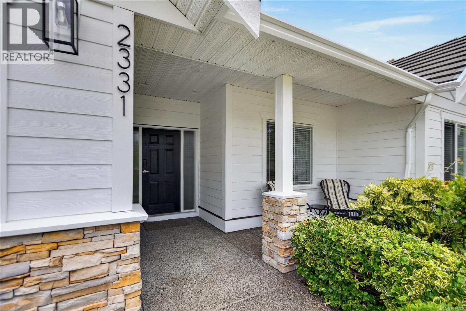 2331 Suffolk Cres - 13