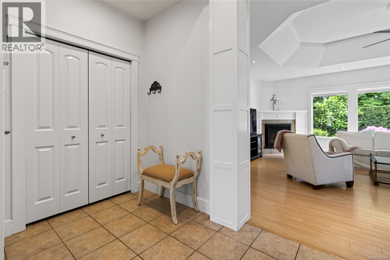 2331 Suffolk Cres - 17