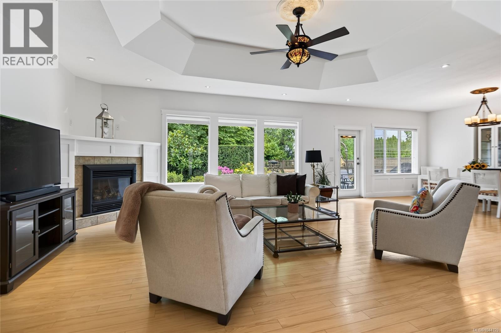 2331 Suffolk Cres - 18