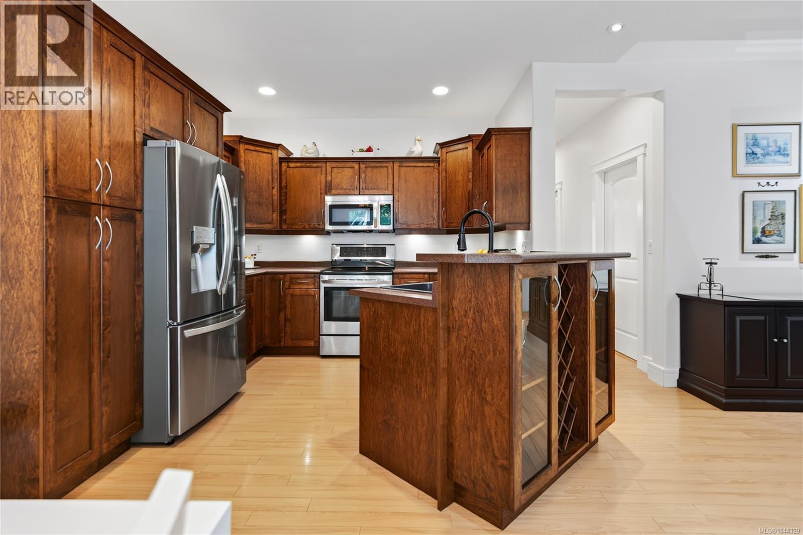 2331 Suffolk Cres - 25