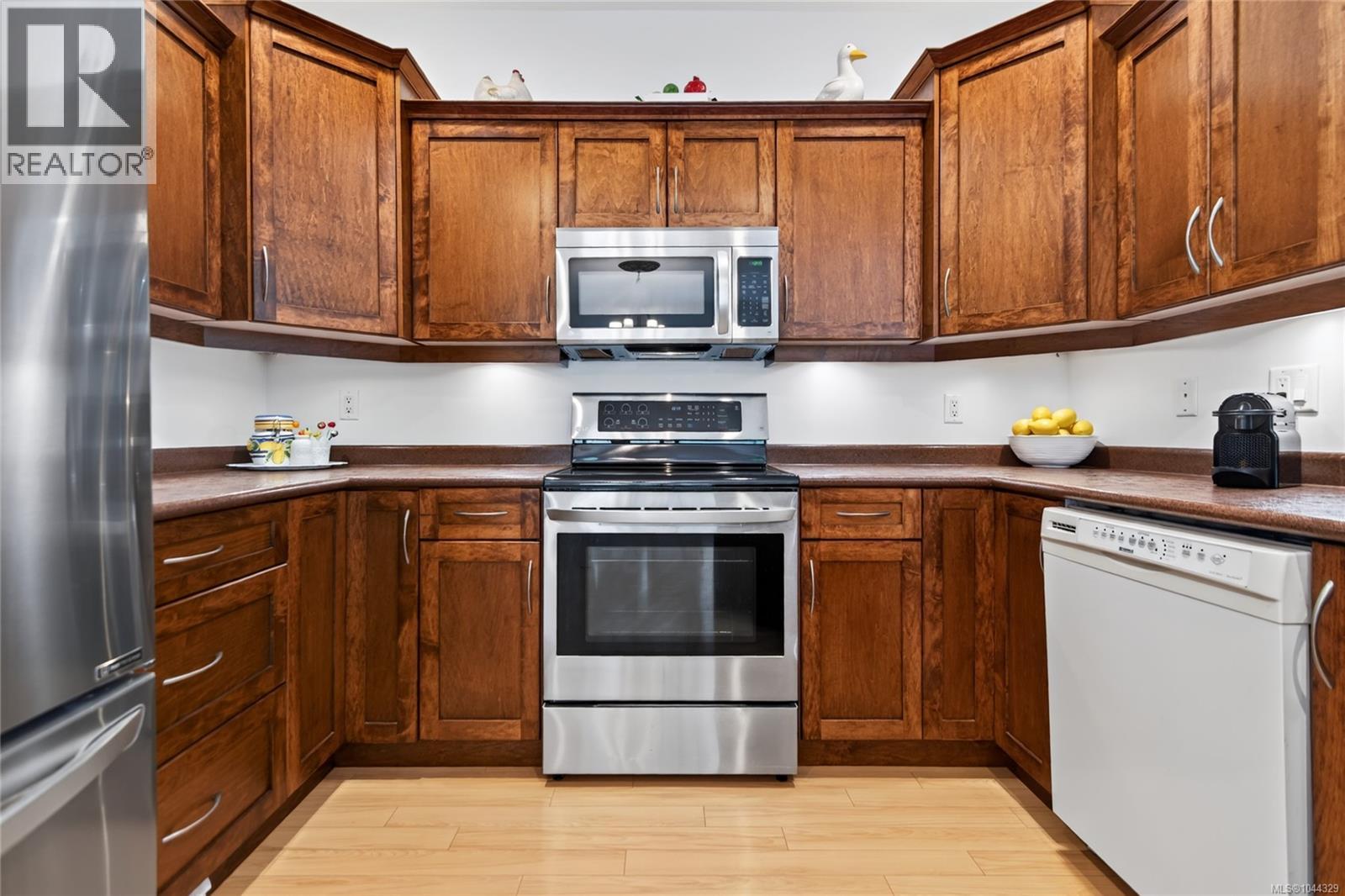 2331 Suffolk Cres - 26