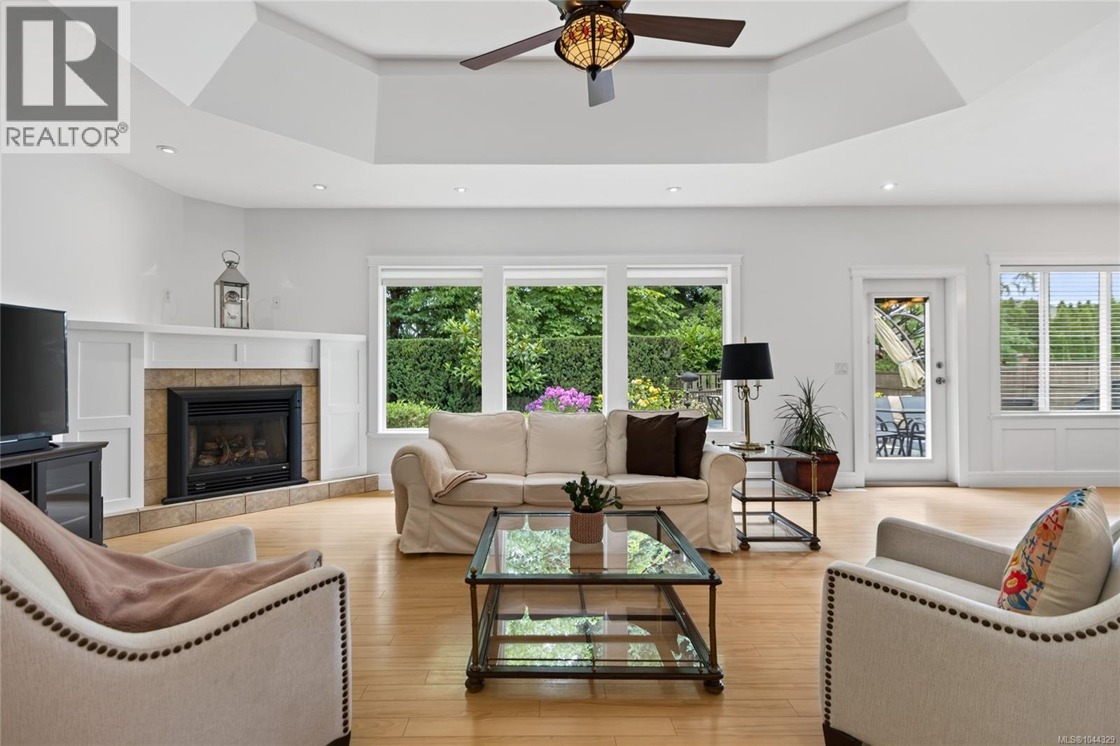 2331 Suffolk Cres - Image 3