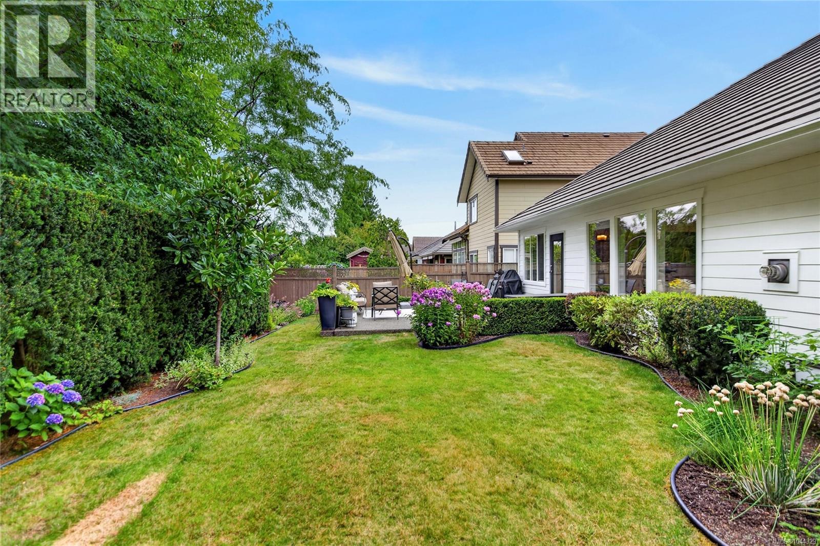 2331 Suffolk Cres - 44