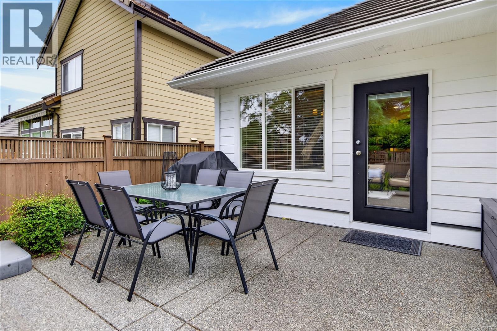 2331 Suffolk Cres - 51