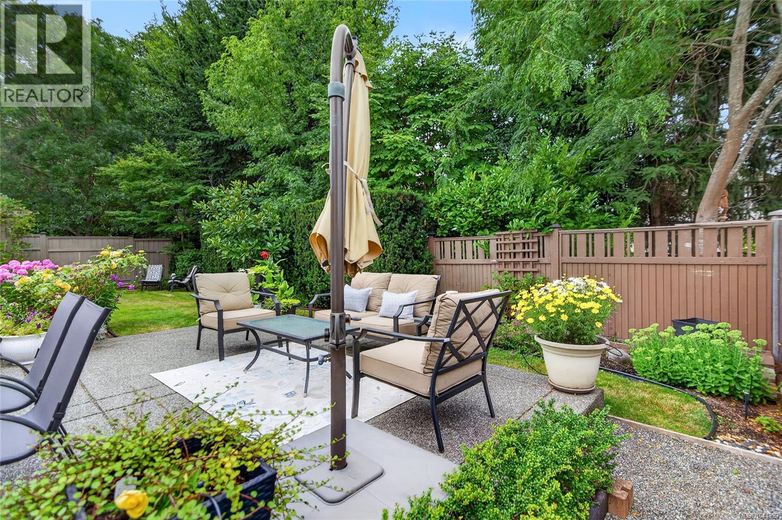 2331 Suffolk Cres - 52