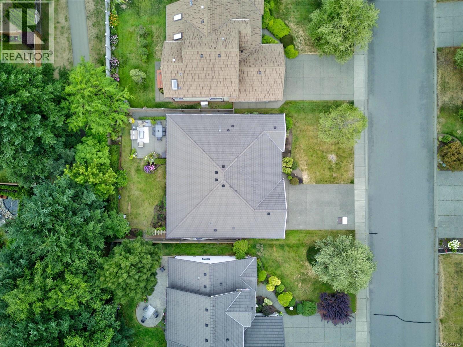 2331 Suffolk Cres - 63