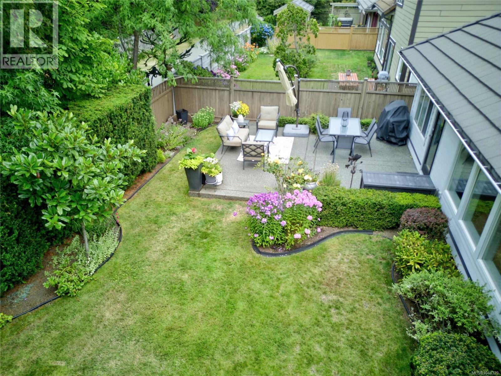2331 Suffolk Cres - Image 68