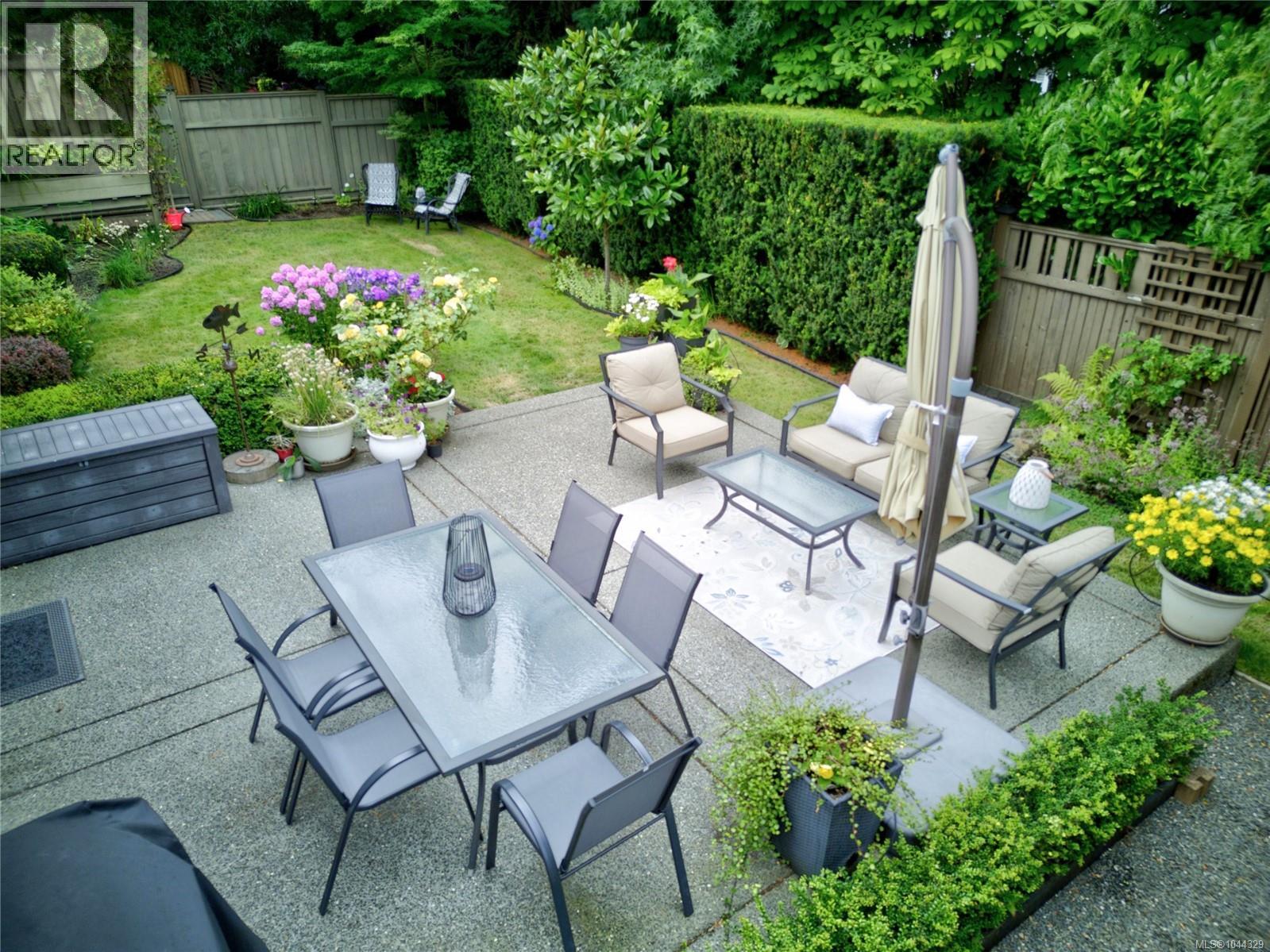 2331 Suffolk Cres - 70