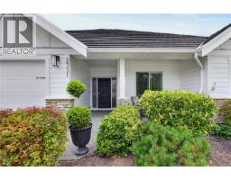 2331 Suffolk Cres, Courtenay, BC V9N3Z4 Photo 12