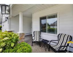 2331 Suffolk Cres, Courtenay, BC V9N3Z4 Photo 14