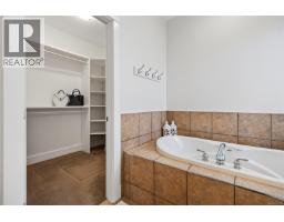 2331 Suffolk Cres, Courtenay, BC V9N3Z4 Photo 35
