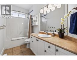 2331 Suffolk Cres, Courtenay, BC V9N3Z4 Photo 40