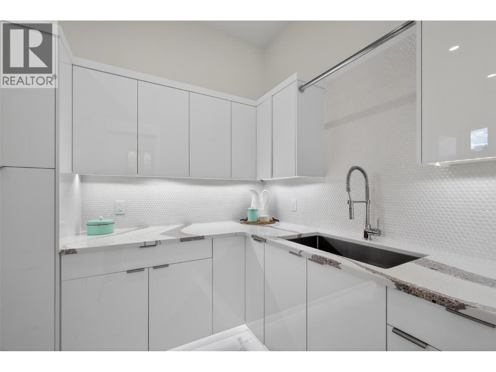 5835 Vicary Road - 43