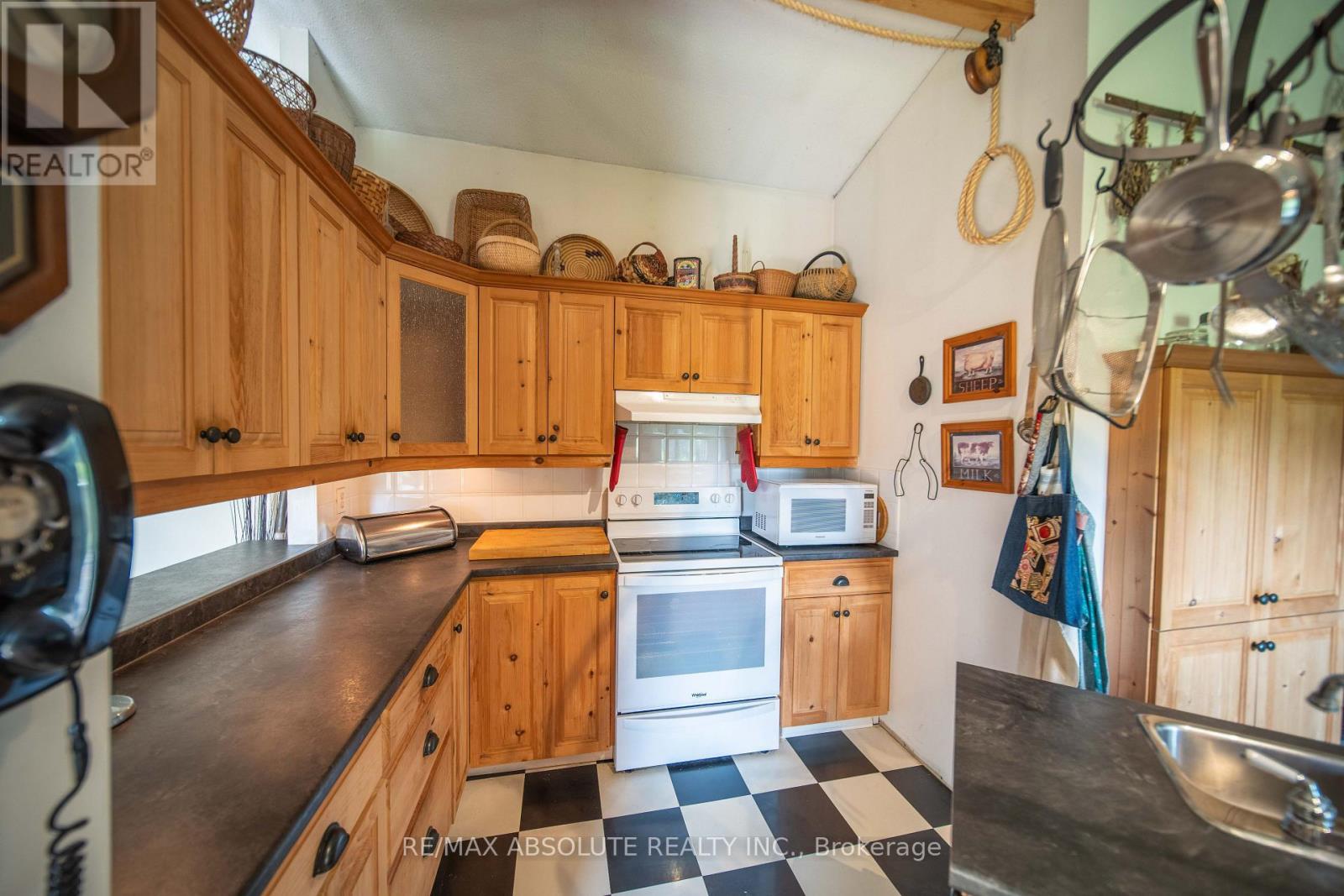 1543 GAGNON ROAD - 14