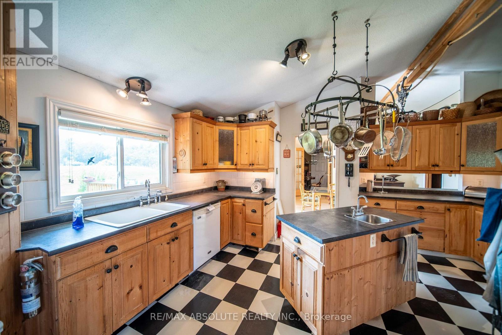 1543 GAGNON ROAD - 16