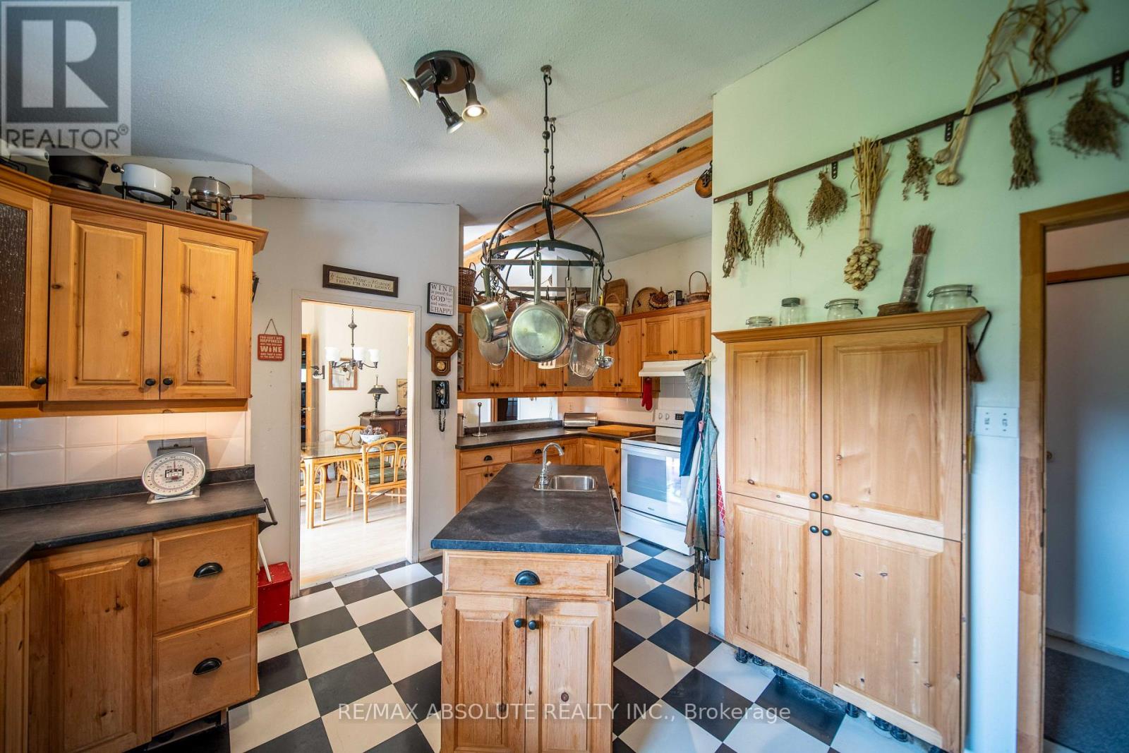 1543 GAGNON ROAD - 17