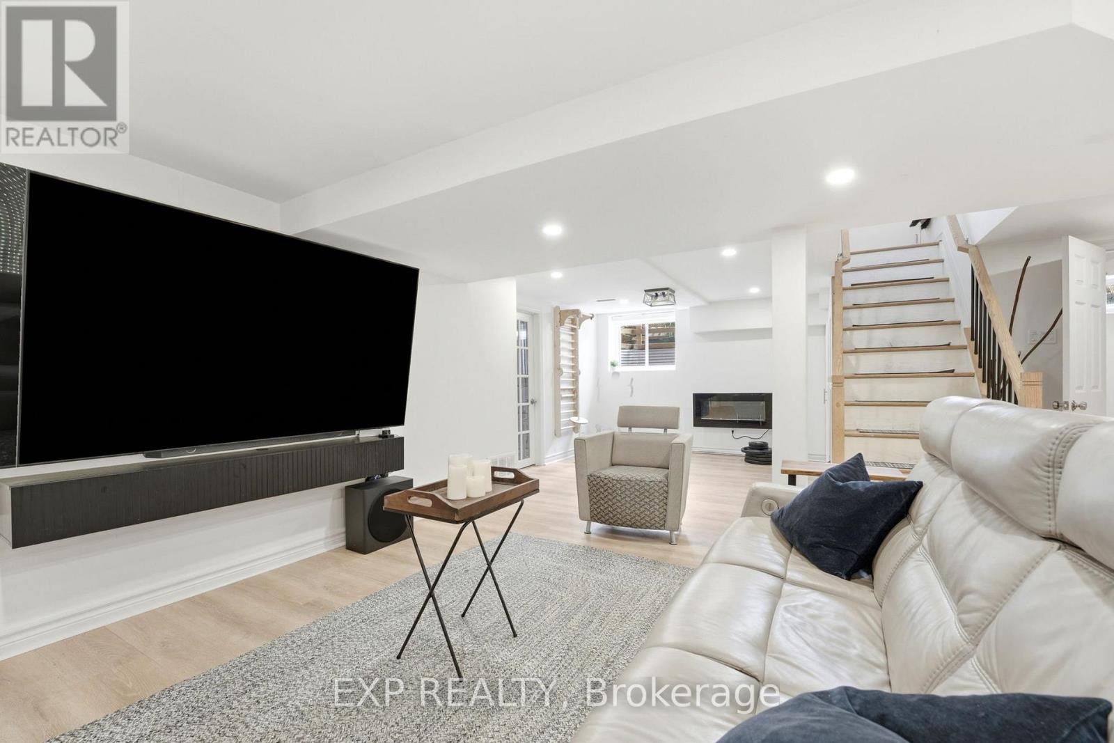 748 WESTON DRIVE - 25