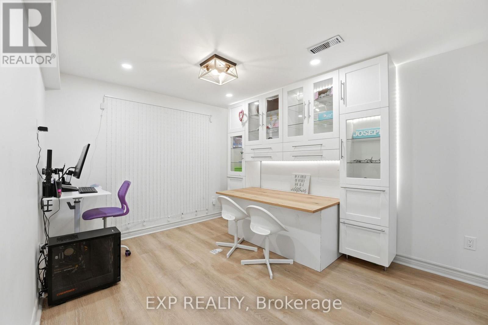 748 WESTON DRIVE - 28