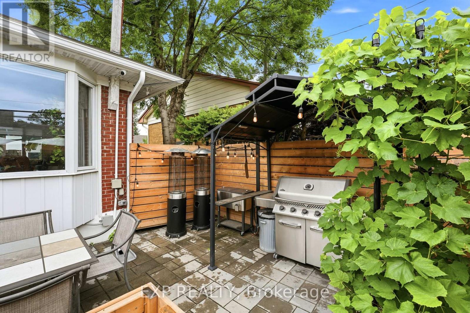 748 WESTON DRIVE - Image 32