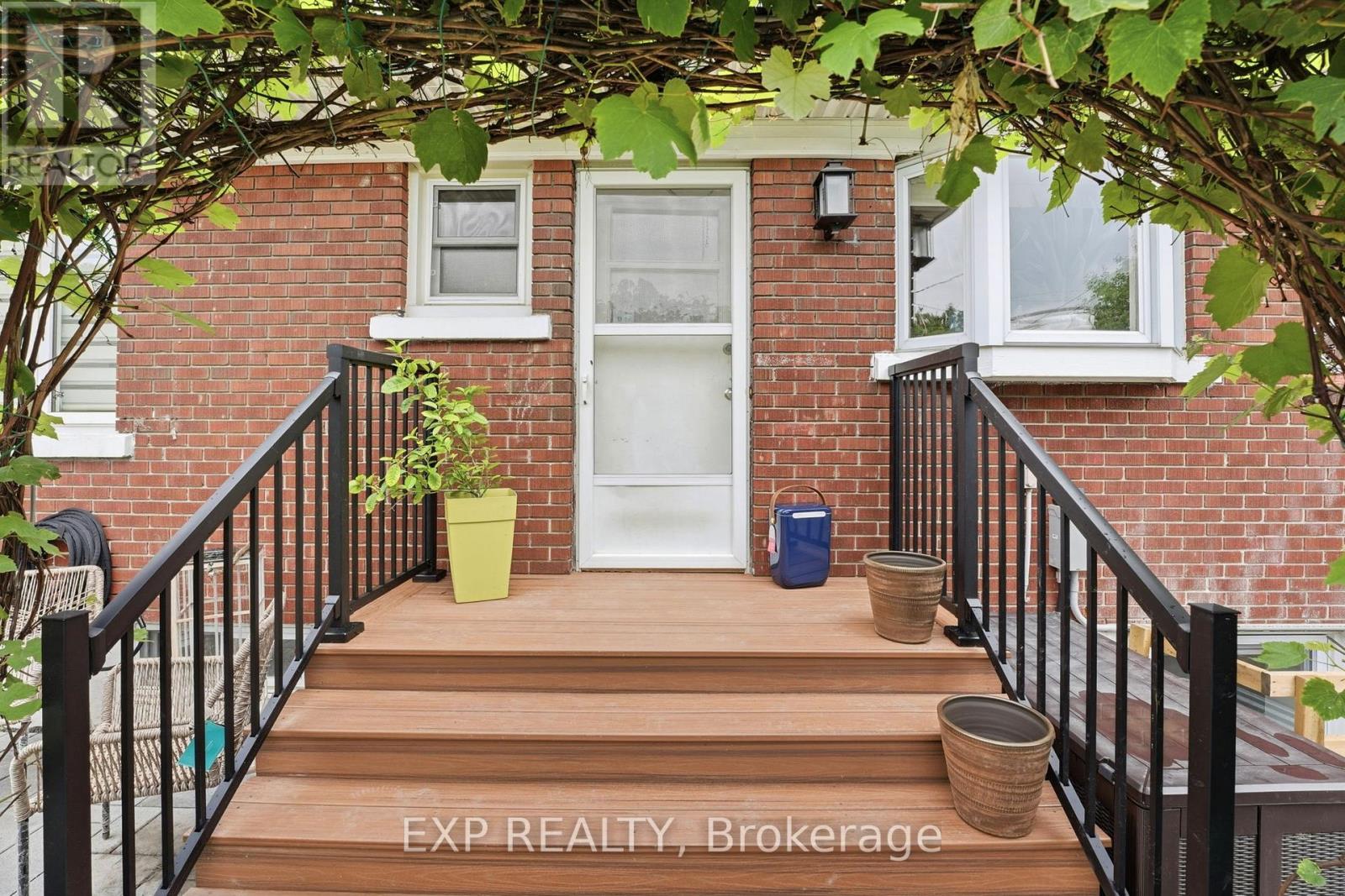 748 WESTON DRIVE - 33