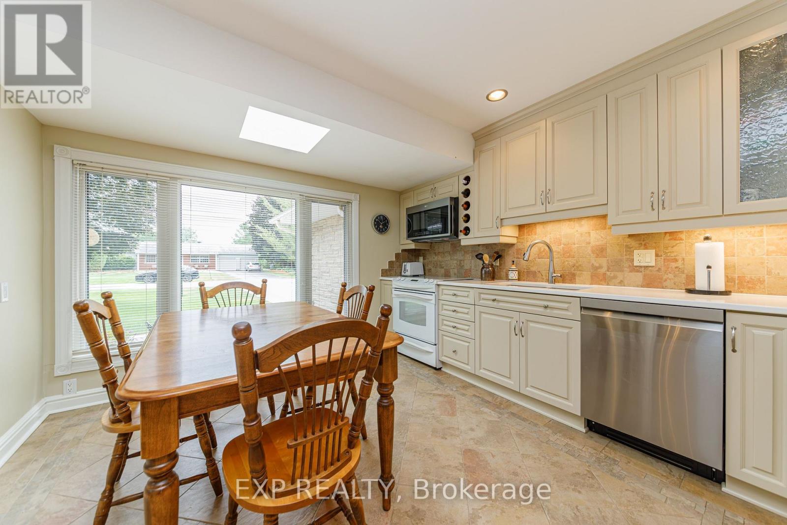 1299 FAIRWAY DRIVE - 10