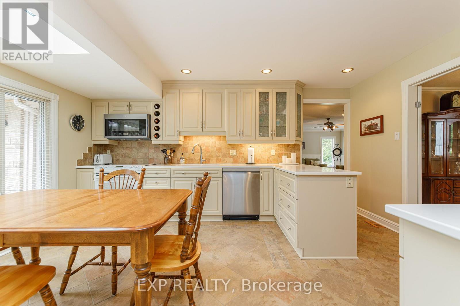 1299 FAIRWAY DRIVE - 11