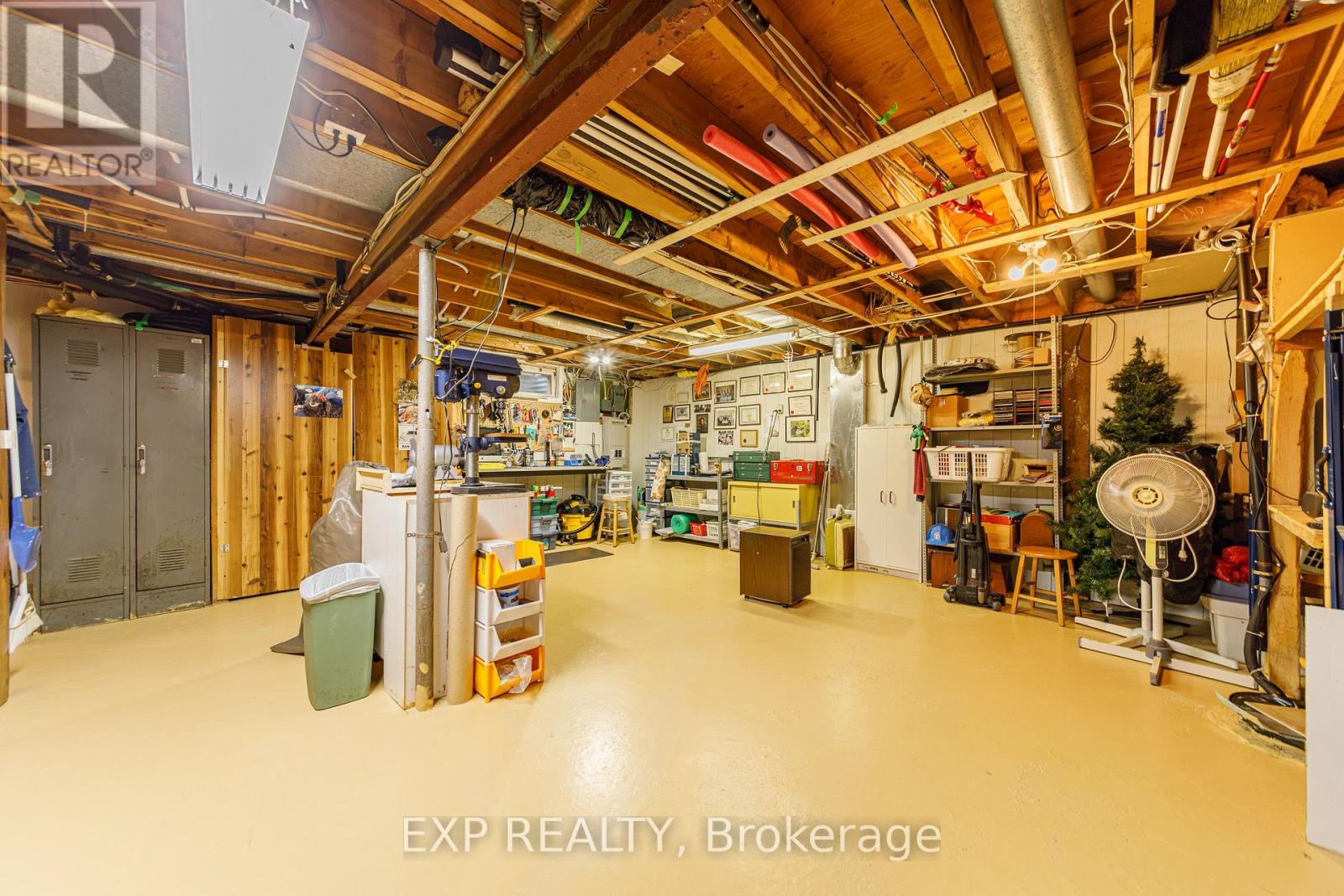 1299 FAIRWAY DRIVE - 36