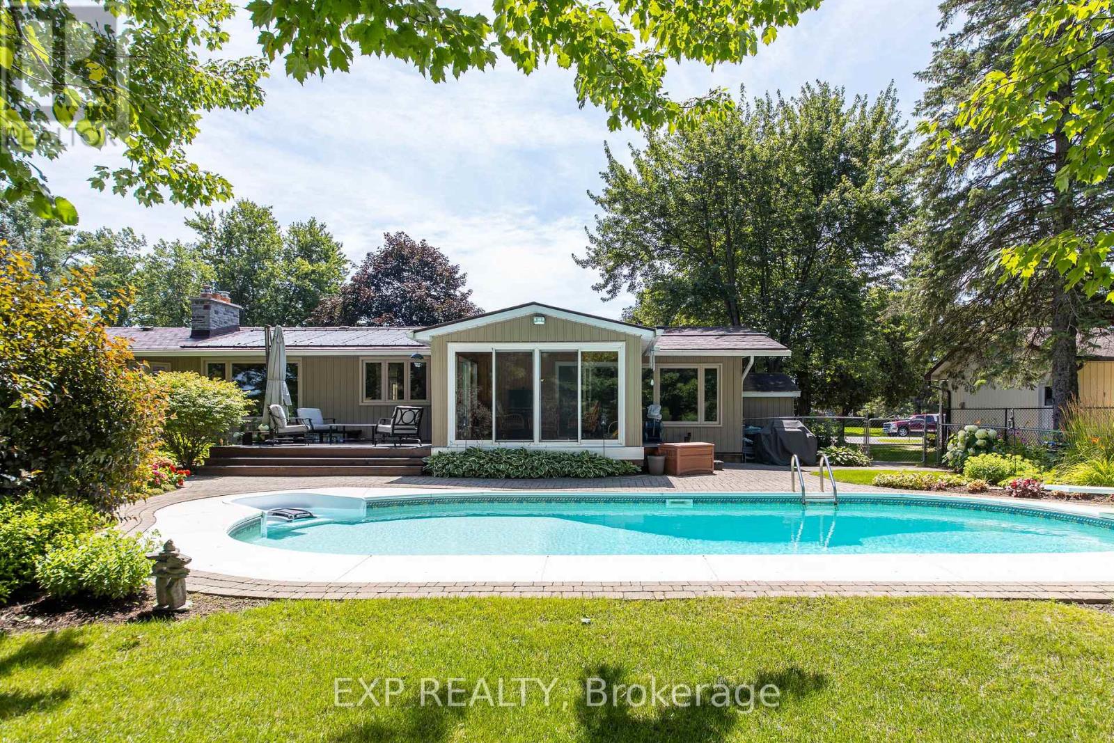 1299 FAIRWAY DRIVE - 40