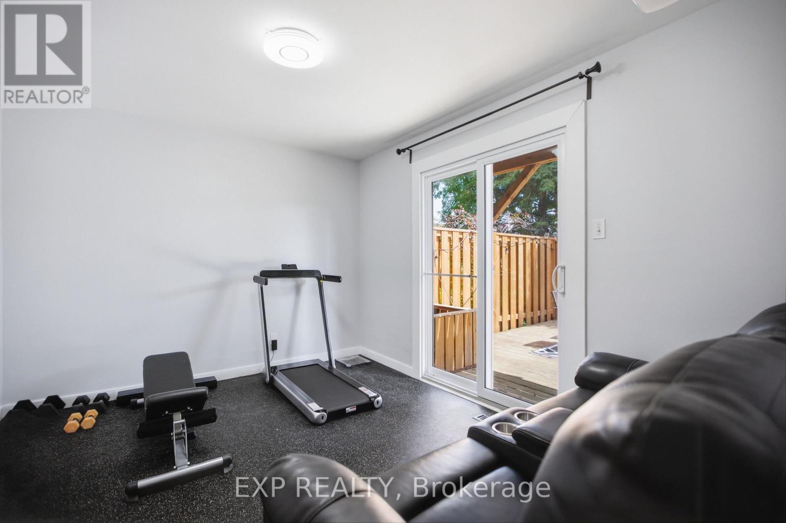 2092 ERIC CRESCENT - Image 20