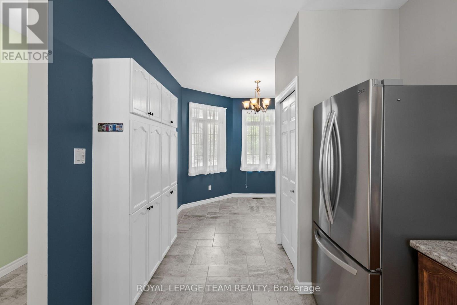 2 Bed, 3 Bath House for Sale in Ottawa – 52 VILLAGE WALK PRIVATE, Ottawa – MLS# X13609834 - Image 23