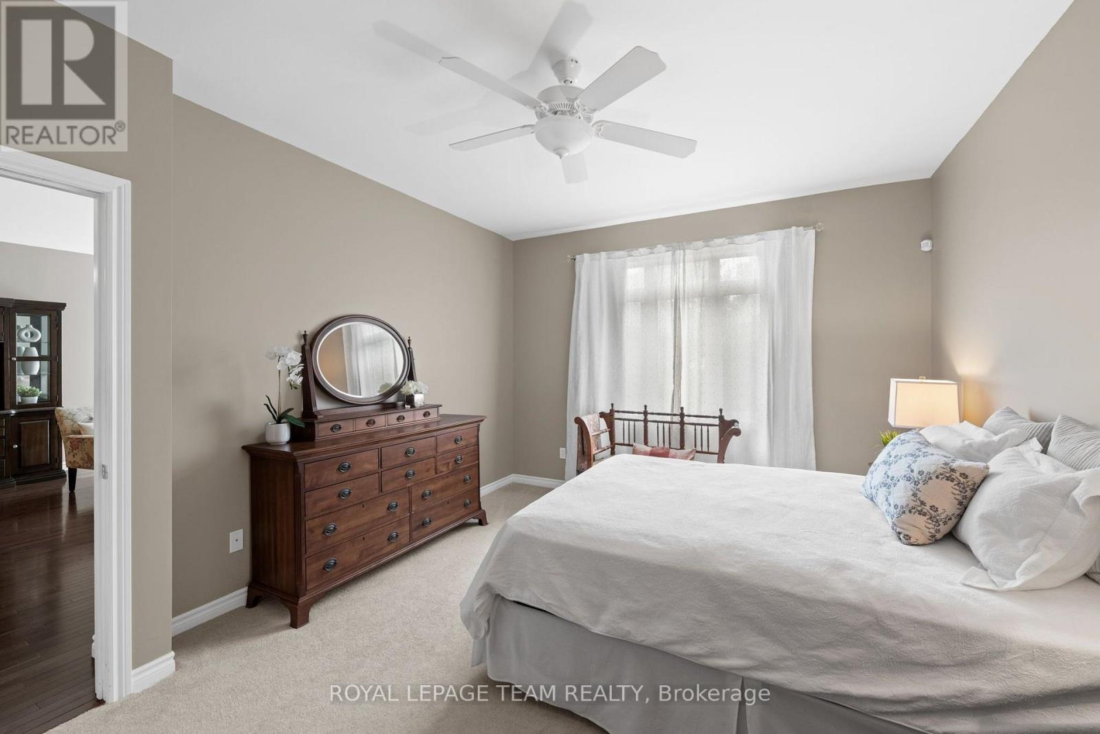 2 Bed, 3 Bath House for Sale in Ottawa – 52 VILLAGE WALK PRIVATE, Ottawa – MLS# X13609834 - Image 28